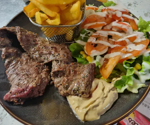 grillade et salade